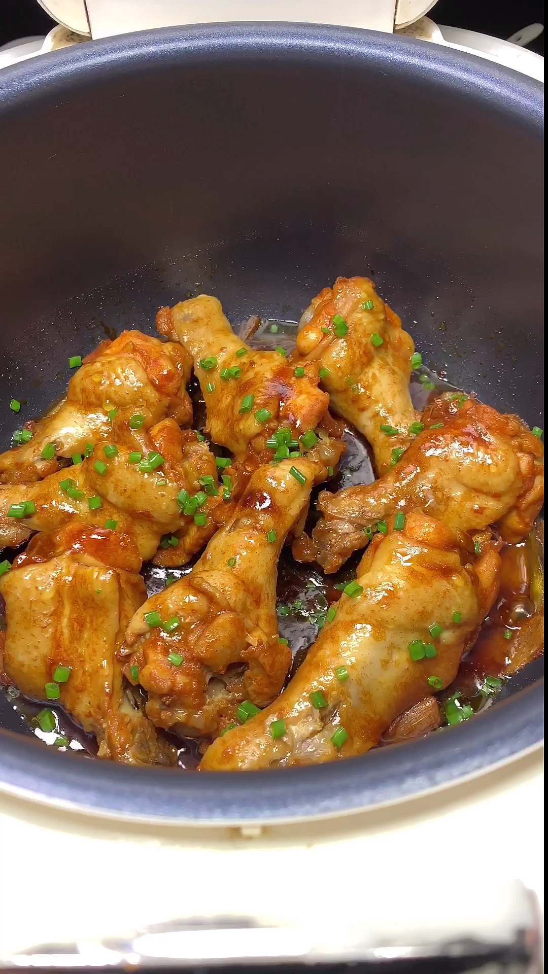 #家乡特色美食#好吃到舔手指的鸡翅根,你能吃几个