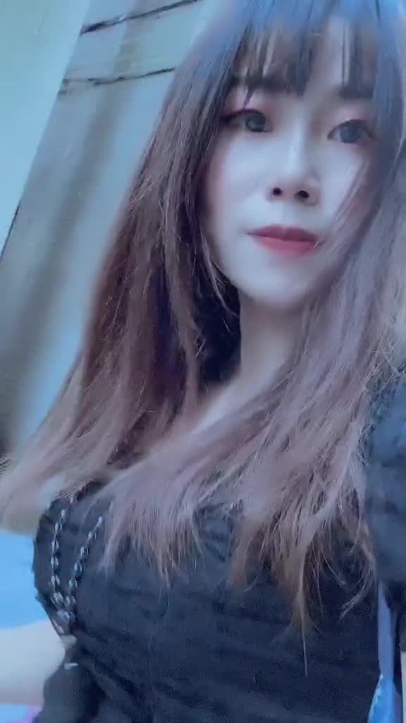 据说喝奶茶的女人闺蜜多、喝啤酒的女人朋友多、喝红酒的女人情人多、喝白开水的女人家务多、你喝