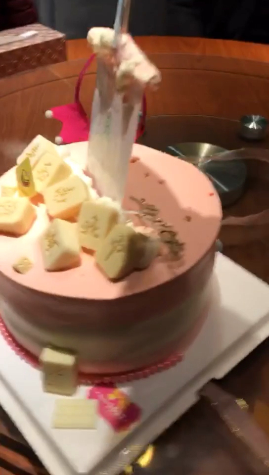 网红抽钱蛋糕