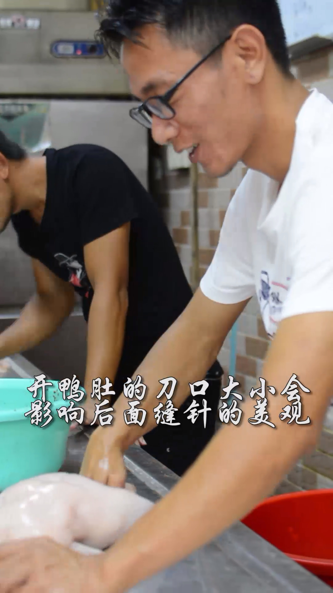 #探店美食#分享广东烧鸭开肚处理方法,过程清晰详细