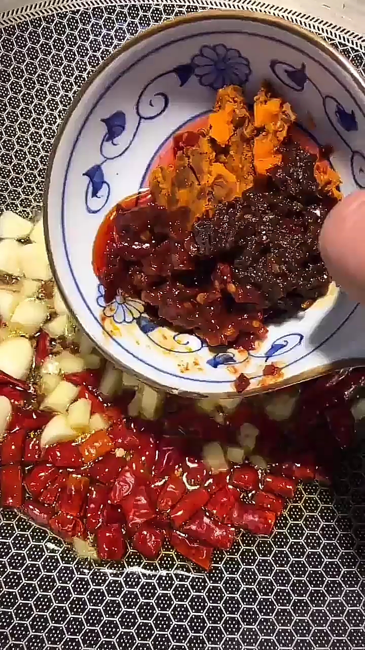香辣小龙虾做法(一)