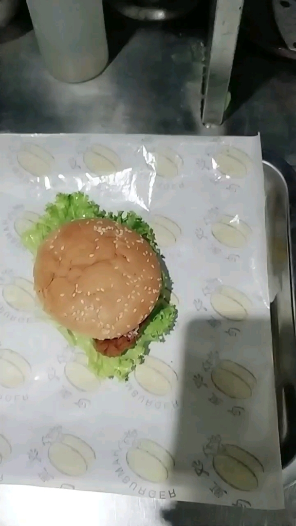 香辣鸡腿堡!