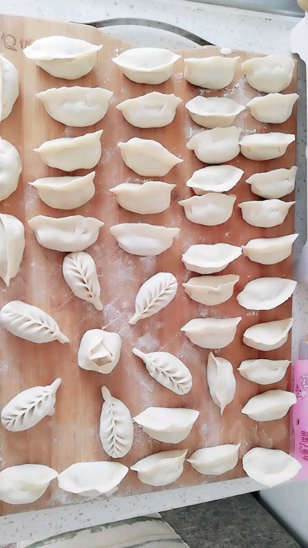 #2019,立个新年flag#吃饺子,酸菜猪肉的,自己包就是费时间