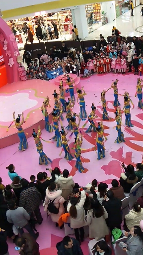 咸宁万达广场,满月庆贺↓