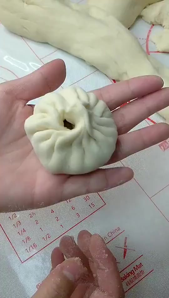 #搞笑段子#老妈包的包子,虽然慢了一些,但是颜值确实很高!