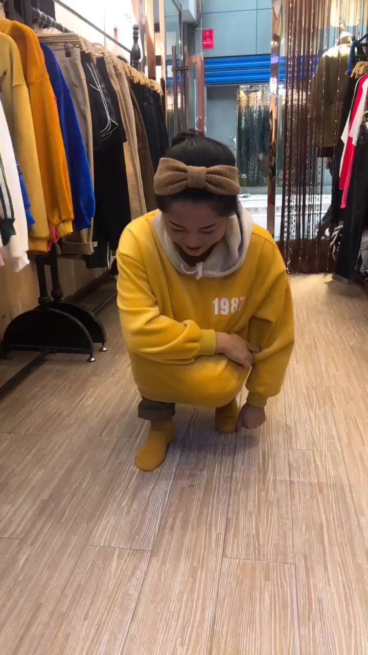 最近这个很火哟,需要表情包的可以私教