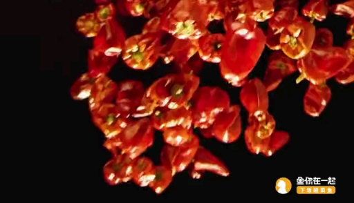 #美食创意#鱼你在一起招牌推荐热炝酸菜鱼, 独家热炝工艺,热油一泼,香到入魂,更香更下饭!