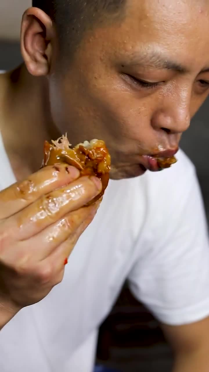 你们喜欢吃清淡菜还是喜欢被辣的满头大汗的下饭菜