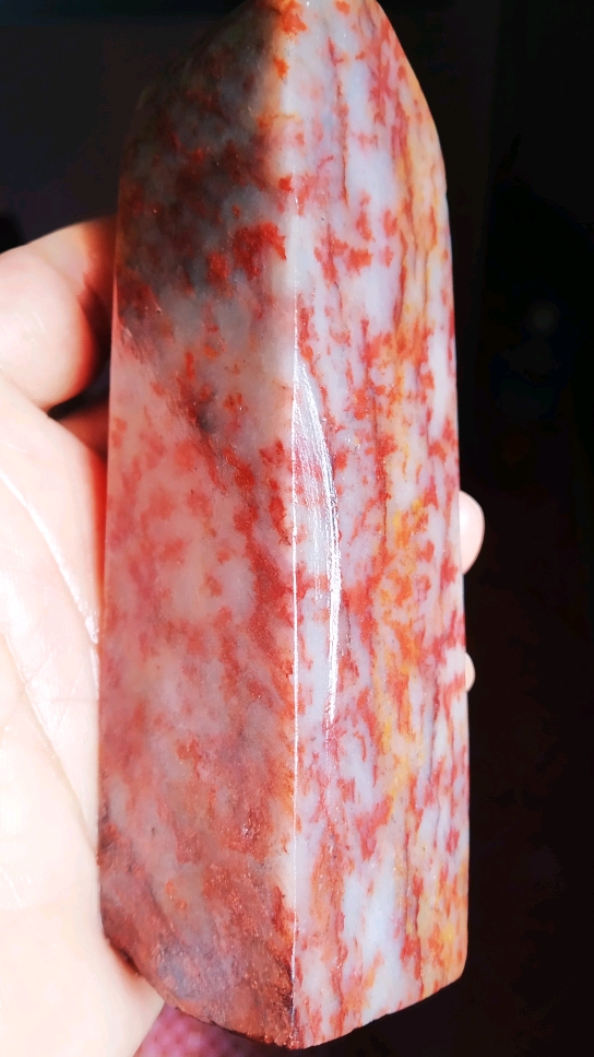 羊脂冻地鸡血石,雪地桃花朵朵开