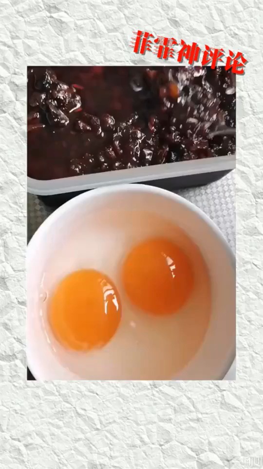 #搞笑视频#第一次看到有人能把蛋炒饭炒的这么恶。。。