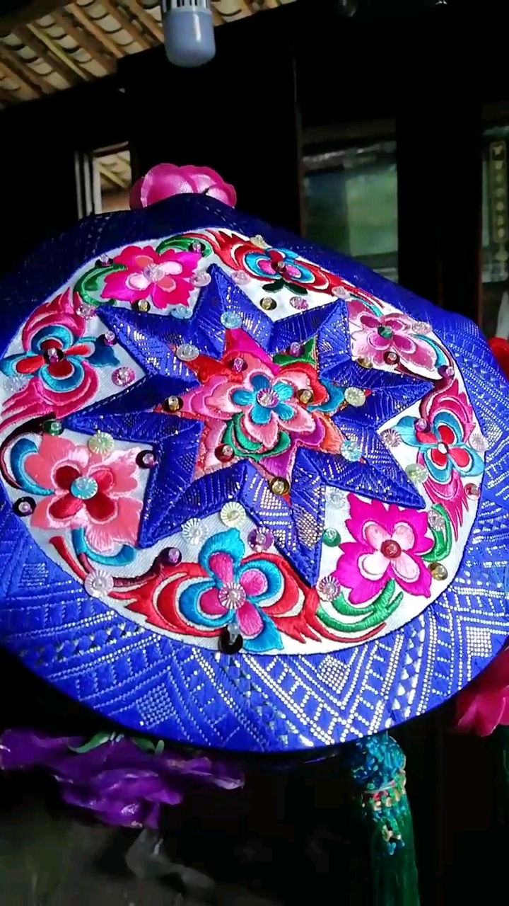 苗族手工制作的帽子