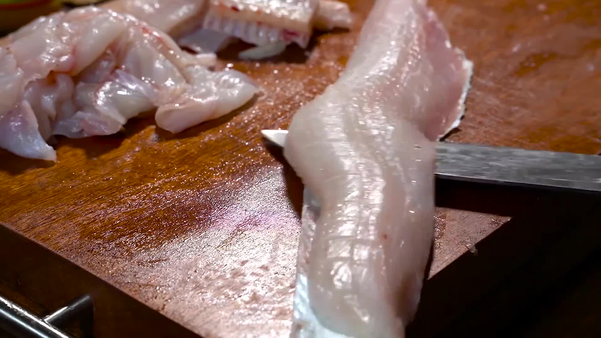 #我要上热门#大半夜来这么一碗鱼肉弹爽滑鱼汤鲜辣酸爽的酸菜鱼太满足了对象给你做吧味你打造美
