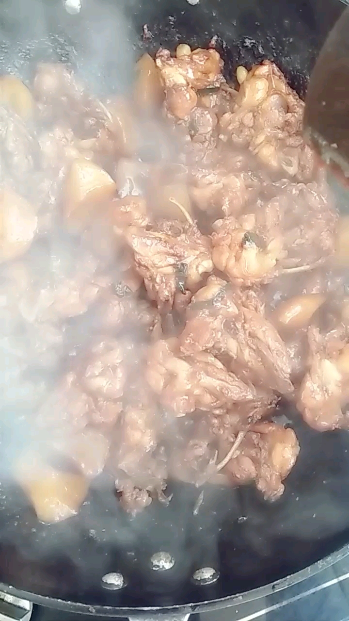 鸡骨架炖土豆