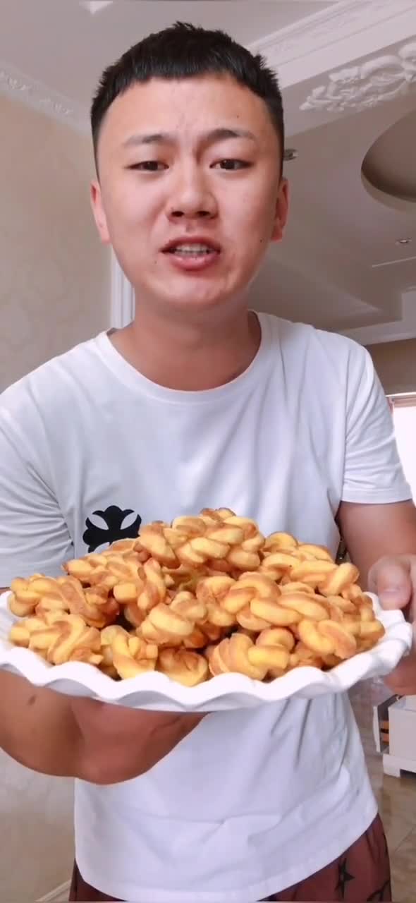 #炸麻花#为爱下厨如此简单#家常美食#香酥大油条#粗粮细作今天家里停水没洗头有点凌乱。