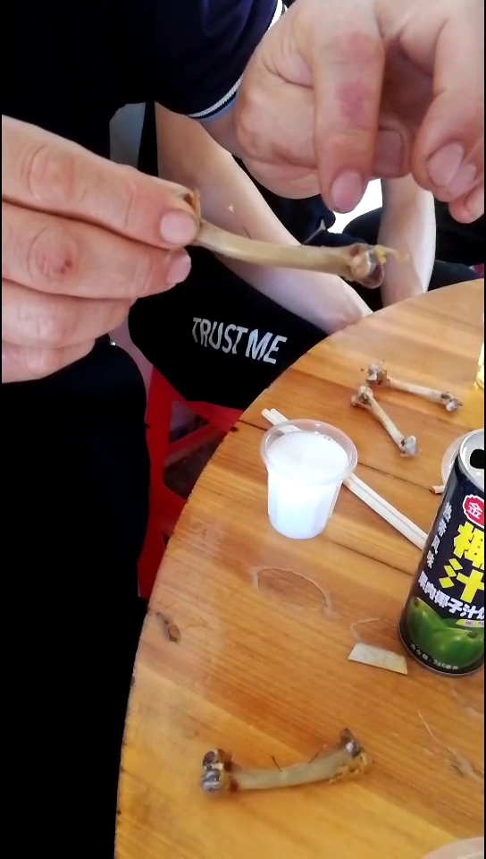 神仙看鸡骨算命