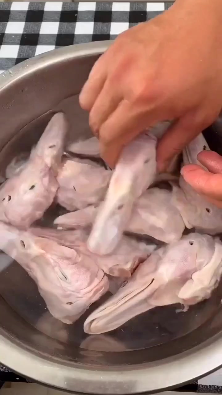 麻辣鸭头做法