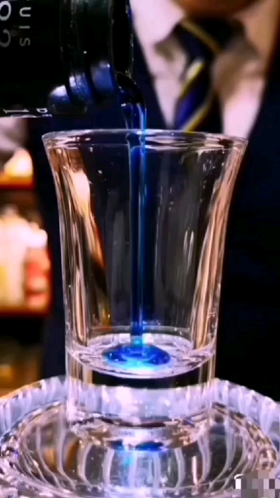 鸡尾酒,伤心的水母 展览馆,赏心的水母