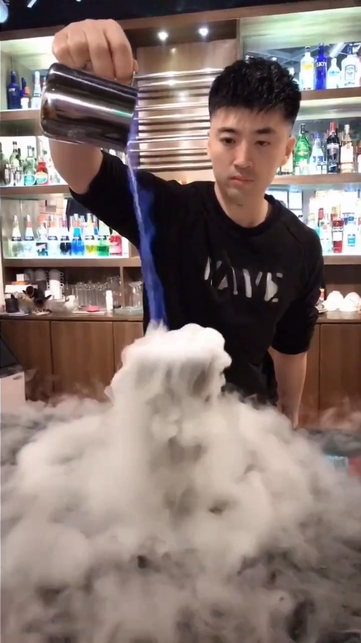 胆小勿入!鸡尾酒“地狱的第十九层”