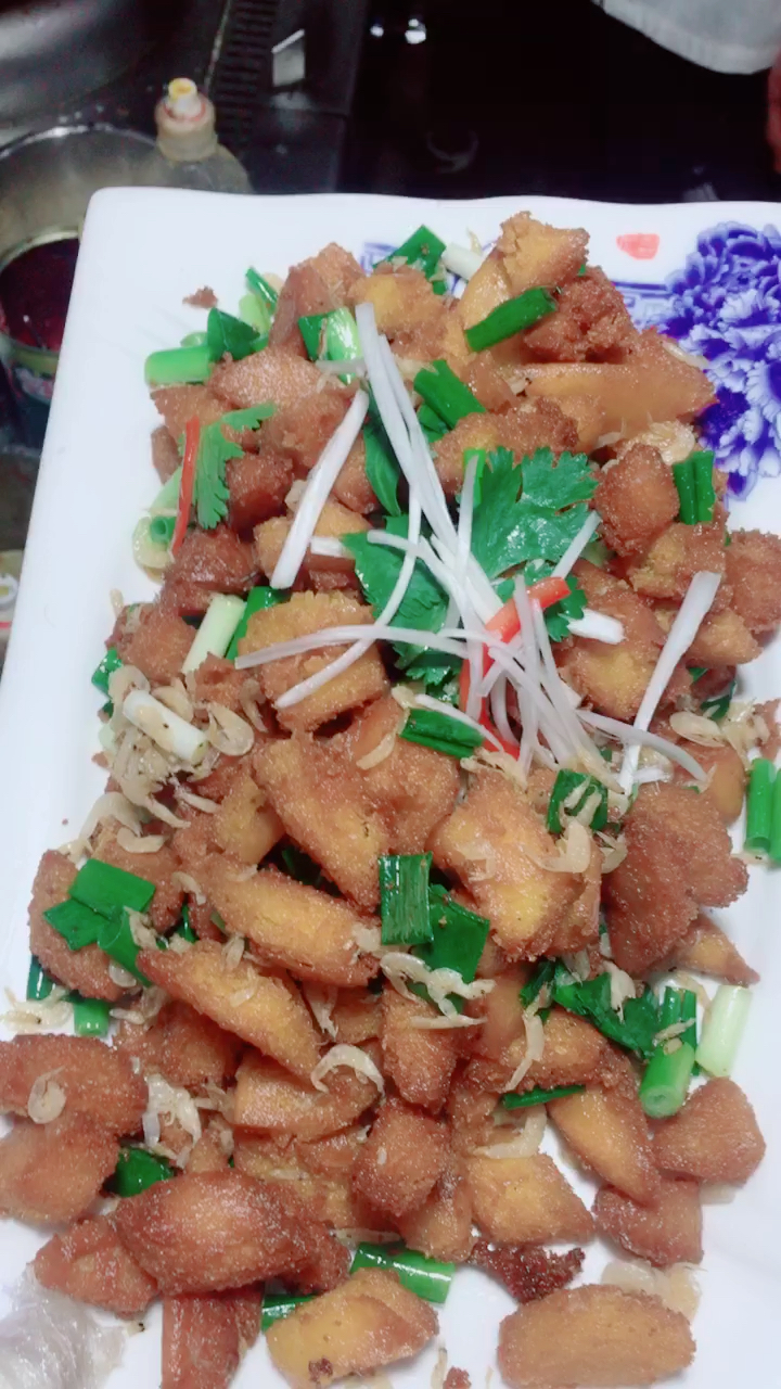 女朋友的菜 虾皮炒饼子 香酥脆脆 补钙食品 美味佳肴