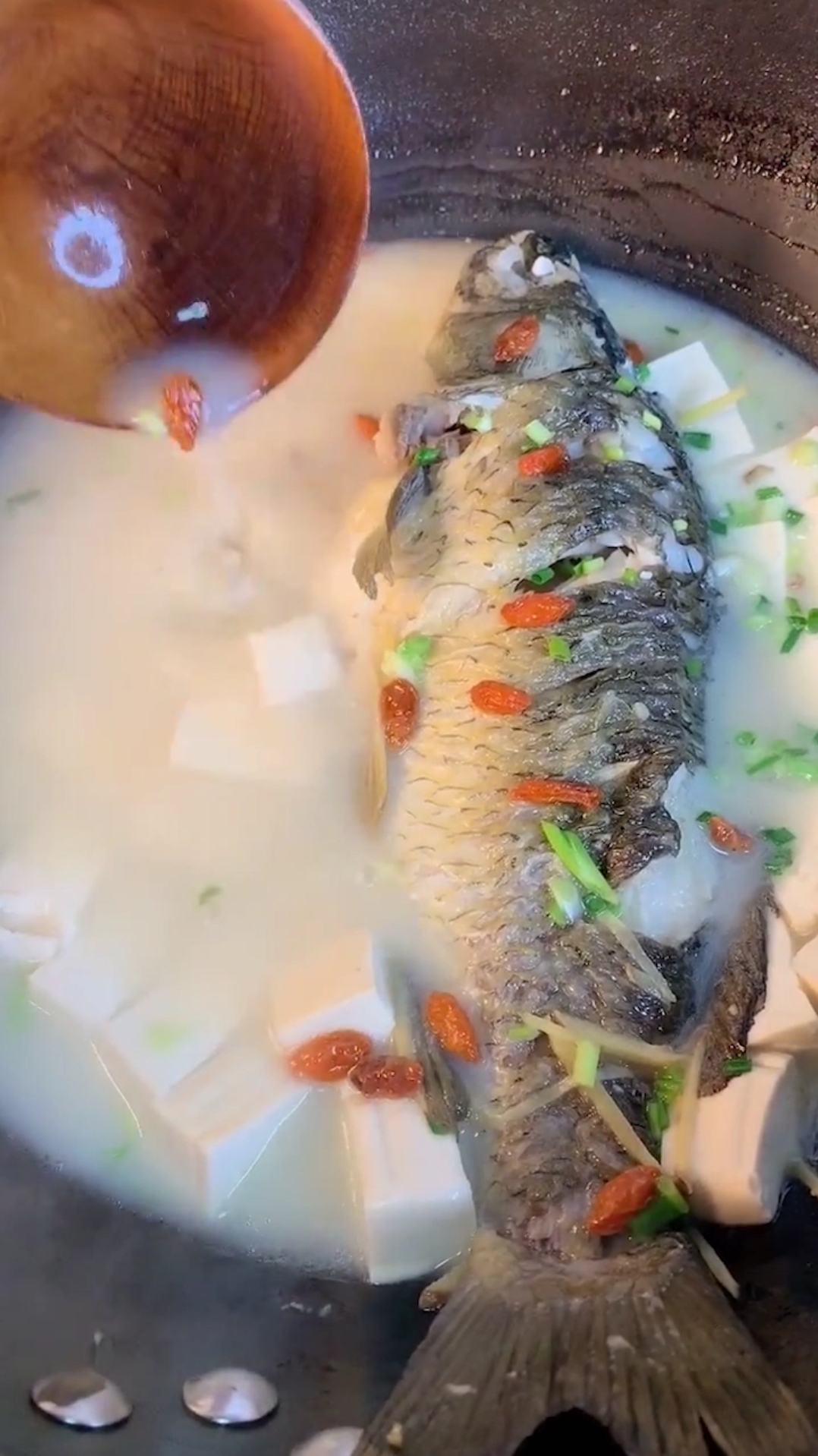 #深夜食堂#非常简单又营养的鲫鱼汤做法
