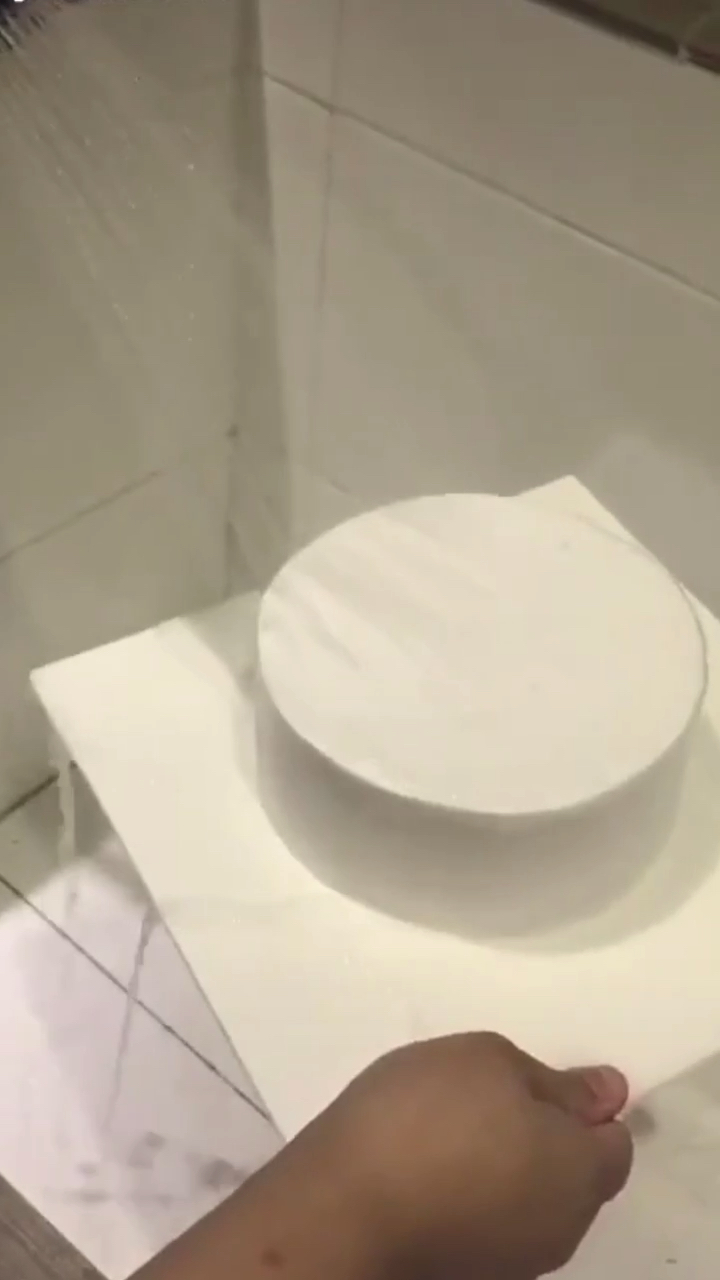 存放三五天都不会坏,遇水也不化的植物奶油蛋糕,你还敢吃吗?