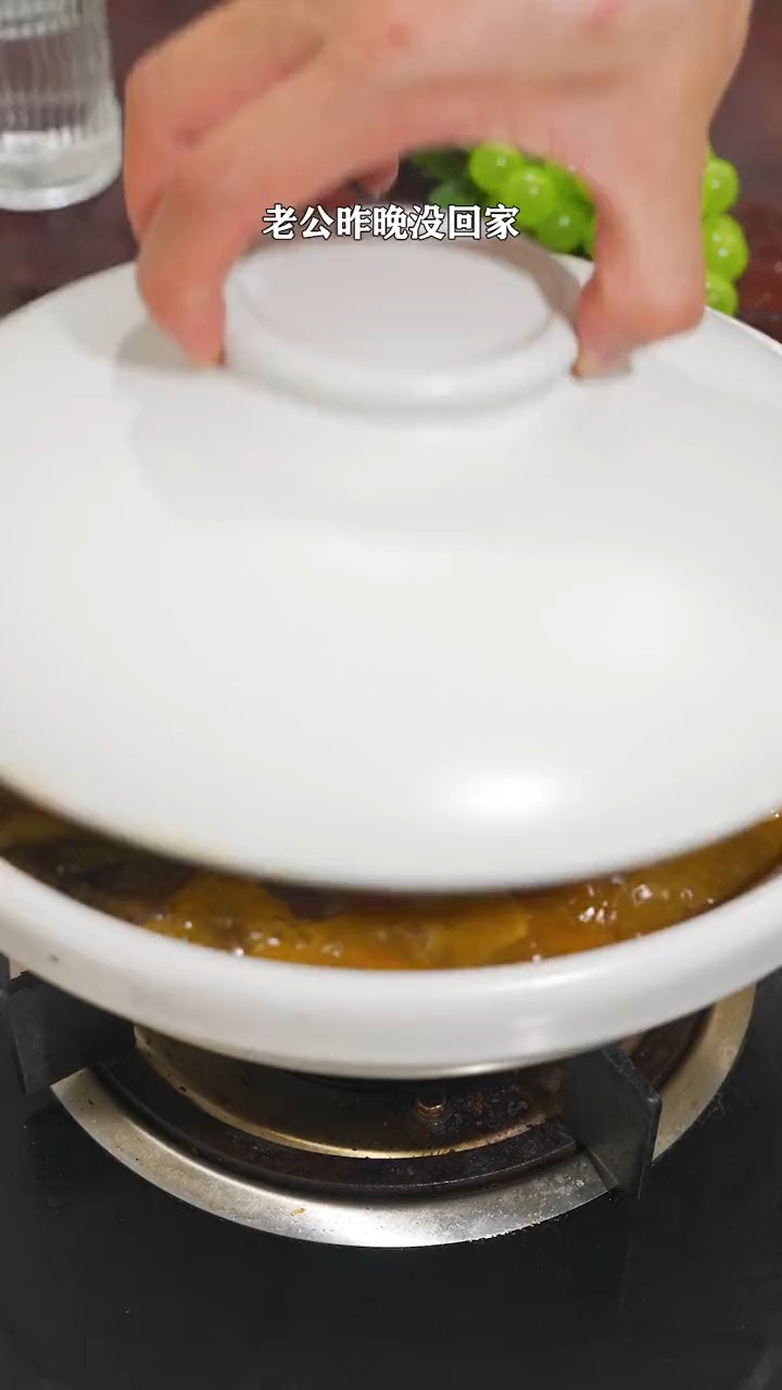 #美食#鲈鱼不要总是清蒸了,试试这道鲈鱼豆腐煲,汤黄味美,好吃下饭,做法也简单!
