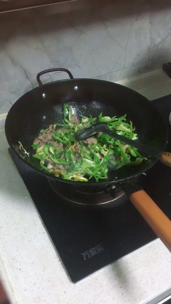 #音为有你#自己下厨,驴肉炒辣椒,太香了