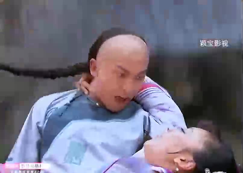 尔康为了救紫薇,甘愿做人肉垫子,这段尔康是走心了,感觉紫薇还没入戏