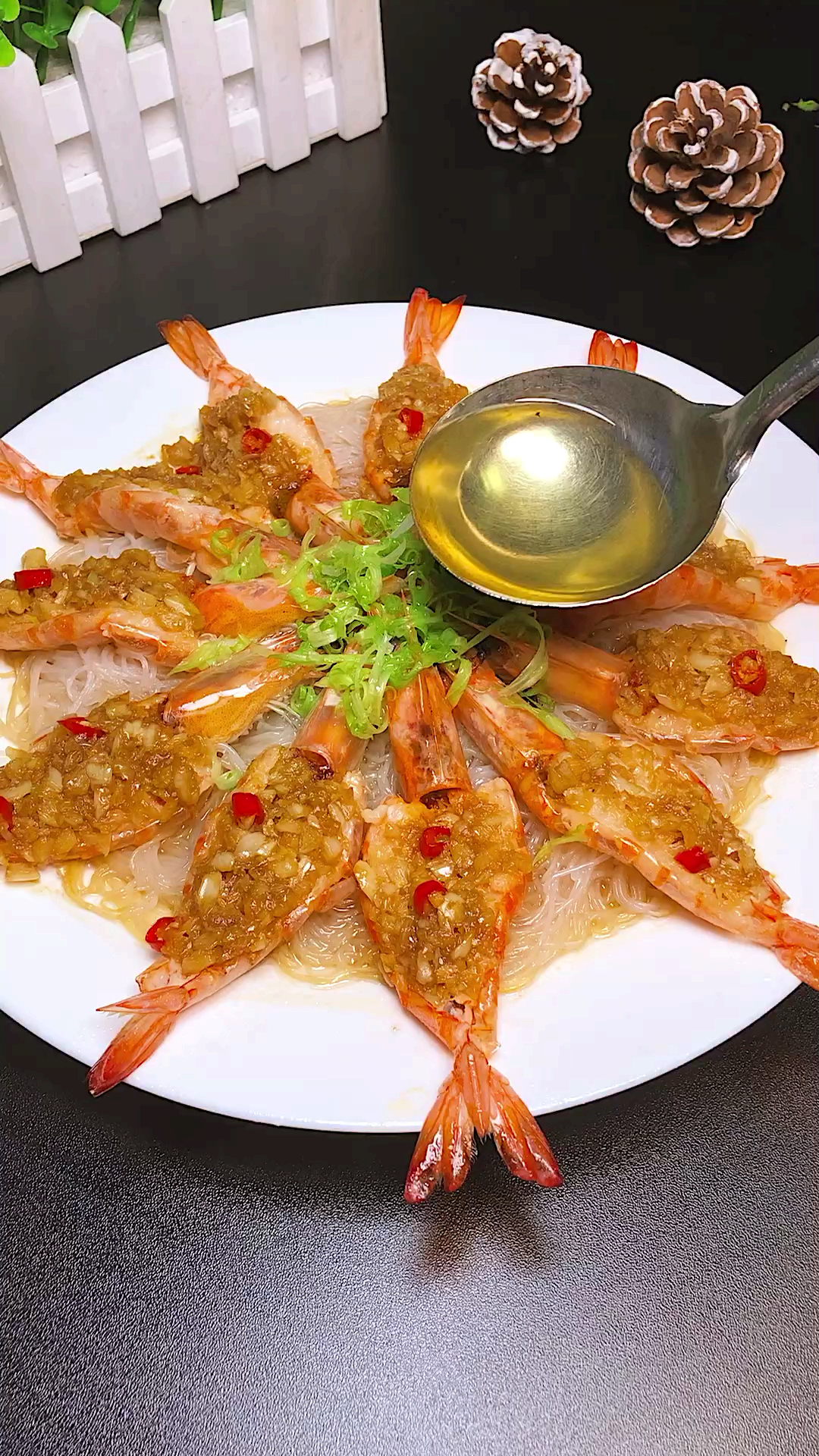 蒜蓉粉丝虾教程,喜欢的收藏吧