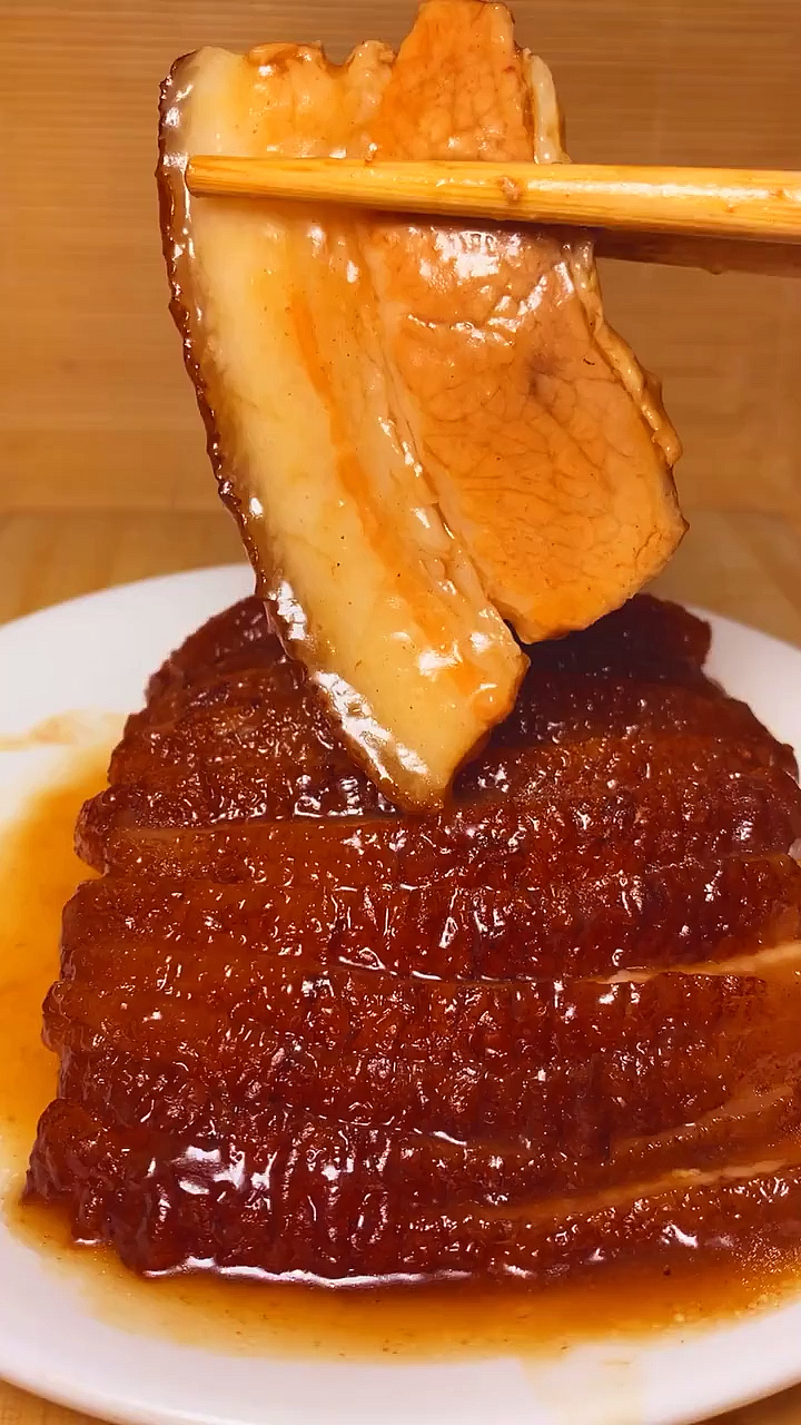 #自制美食#梅菜扣肉,最近都在给你们更新肉食是不是太诱人了,哈哈