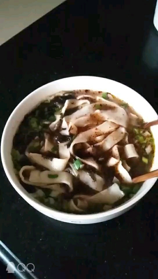 好吃滴,排骨汤面条
