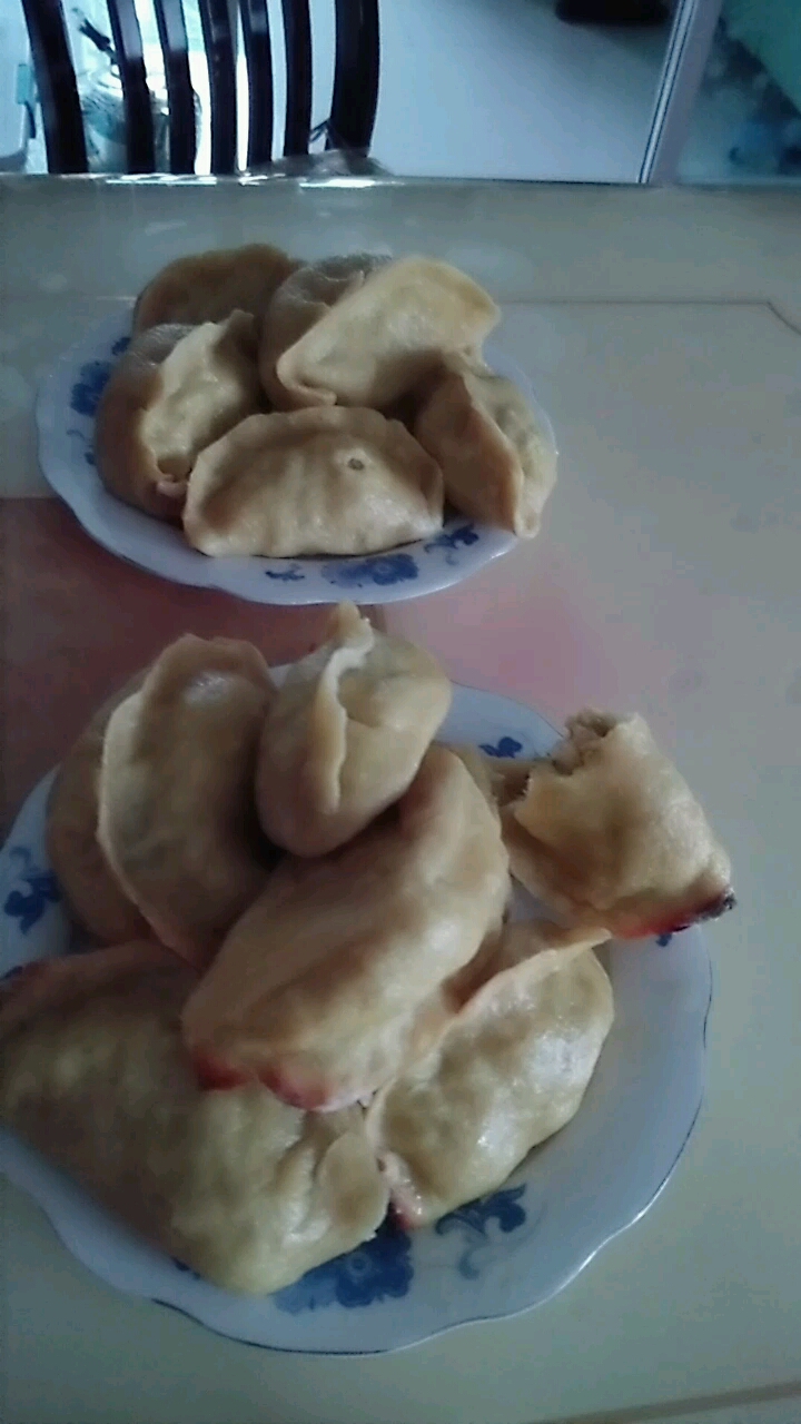 玉米面酸菜包子