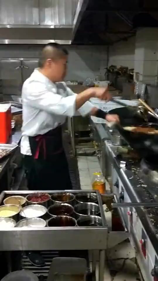 #搞笑段子#炒菜也是一门技术活,来看看国宴的厨师,这才叫大厨!