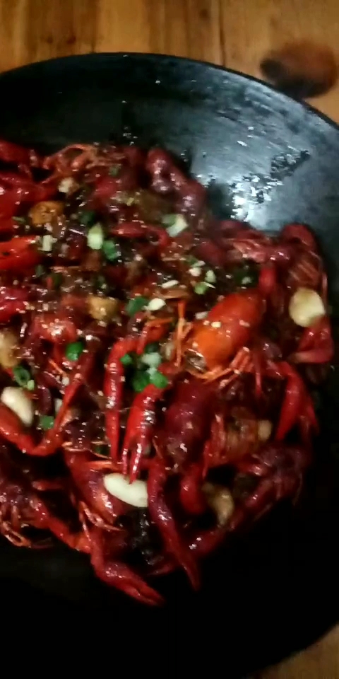 吃油焖大虾的季节又到了