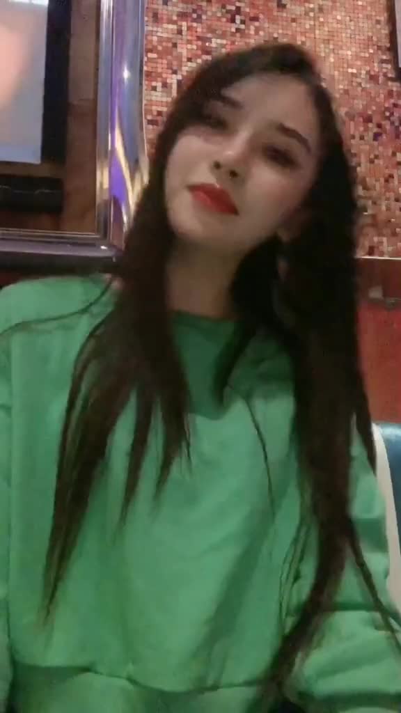 就这样一杯两杯三杯等等是不是酒量就该见涨了啊喝完酒浑身水肿起来了怎么回事啊谁告诉我一个人