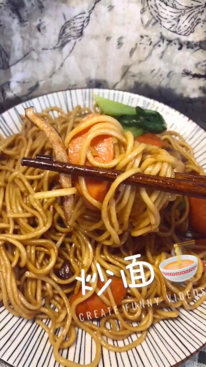 #食神大PK#在家简单制作下炒面