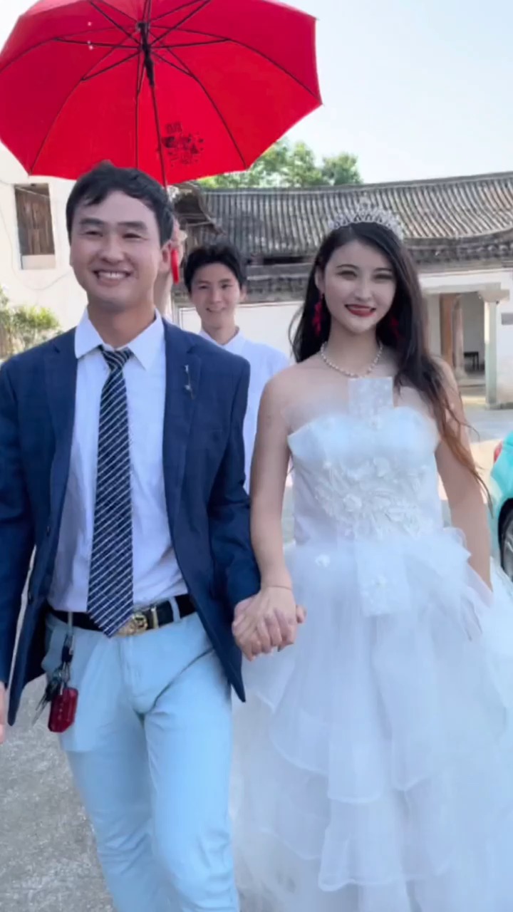 丑小鸭变白天鹅!
