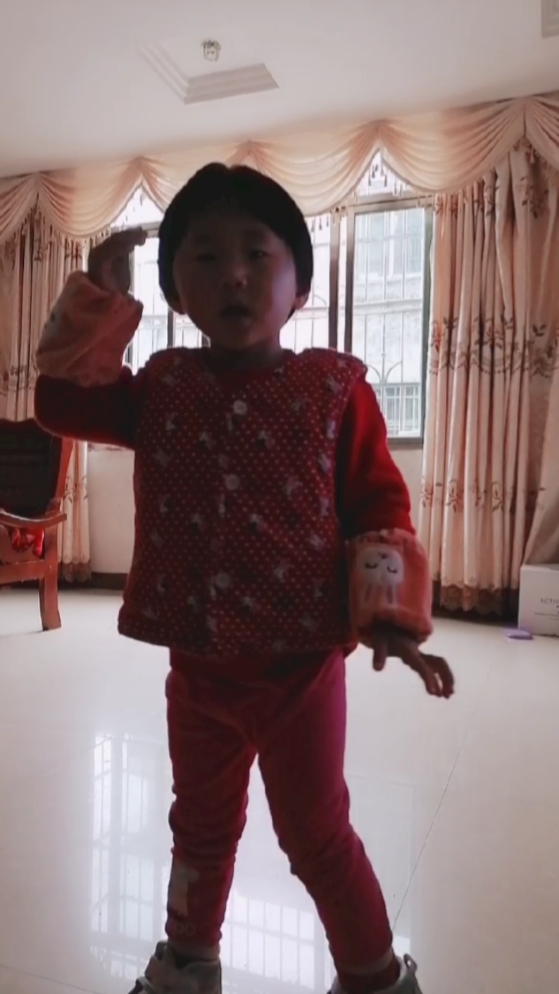 #这是高手#小黄鸭舞蹈来了