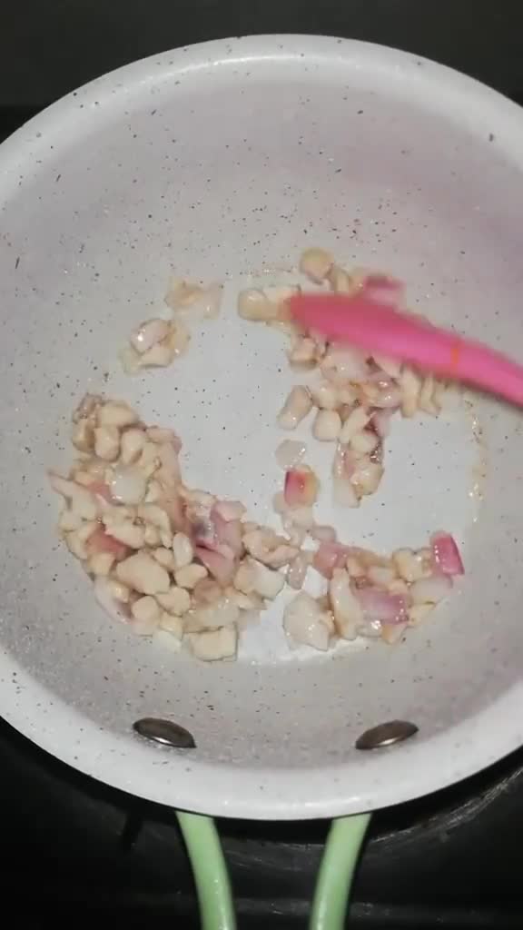 鸡肉香菇南瓜烩饭,夏天宝宝流汗多没胃口,补锌就这样吃香甜绵软,补充多种营养,增进宝宝食欲