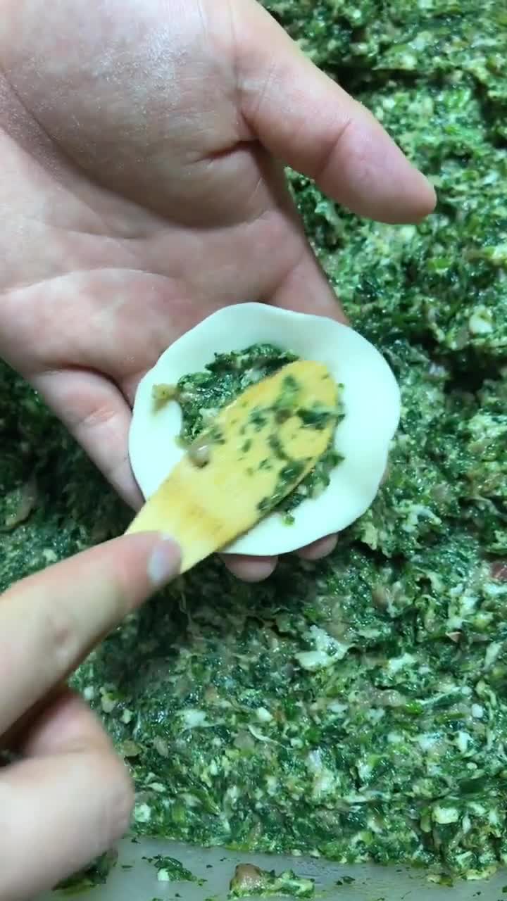 两手一挤变漂亮饺子手法