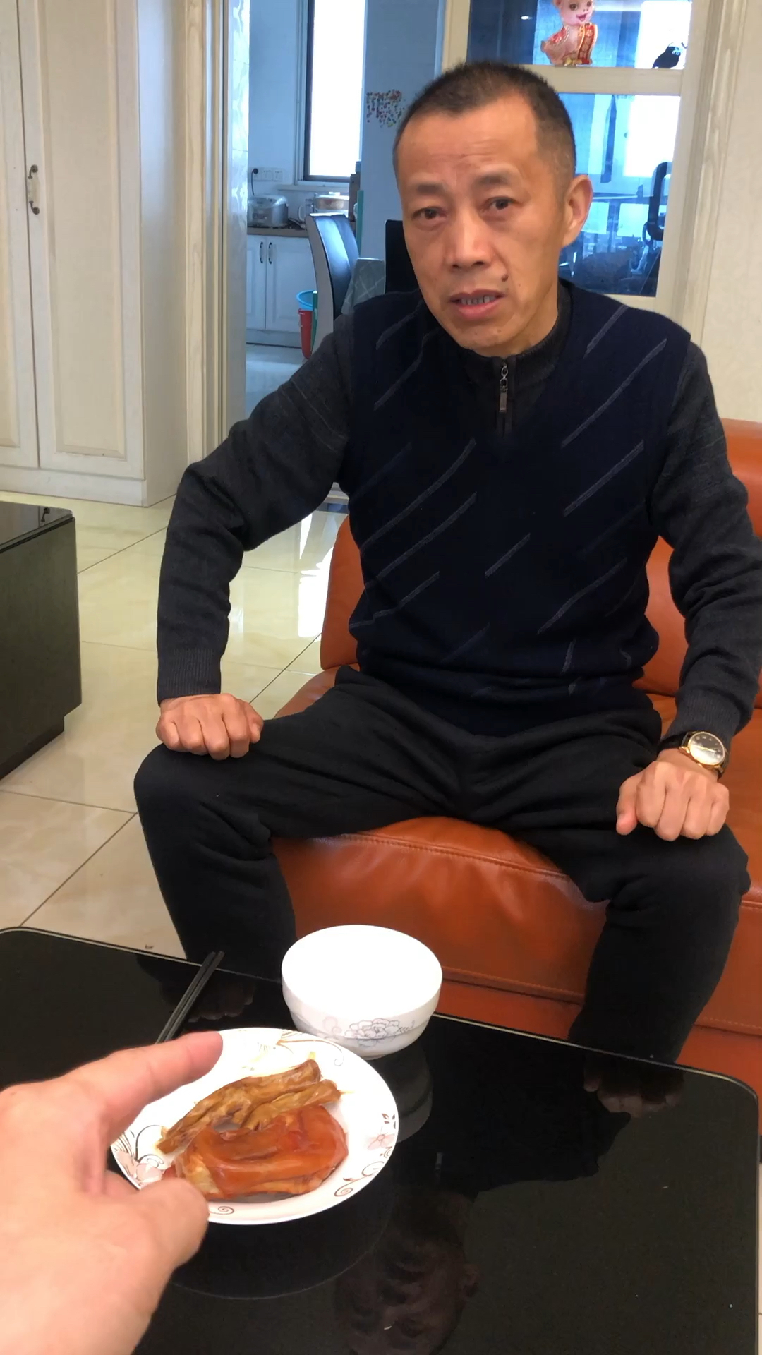 老爸竟然把儿媳妇肉全抢了!