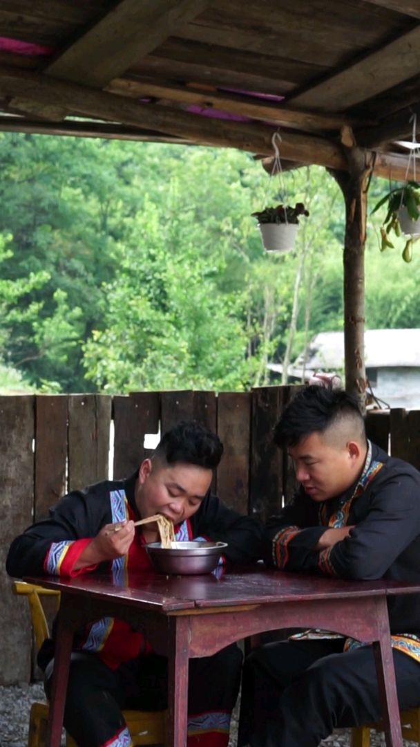 小胖教你如何在家制作沙县小吃花生酱拌面