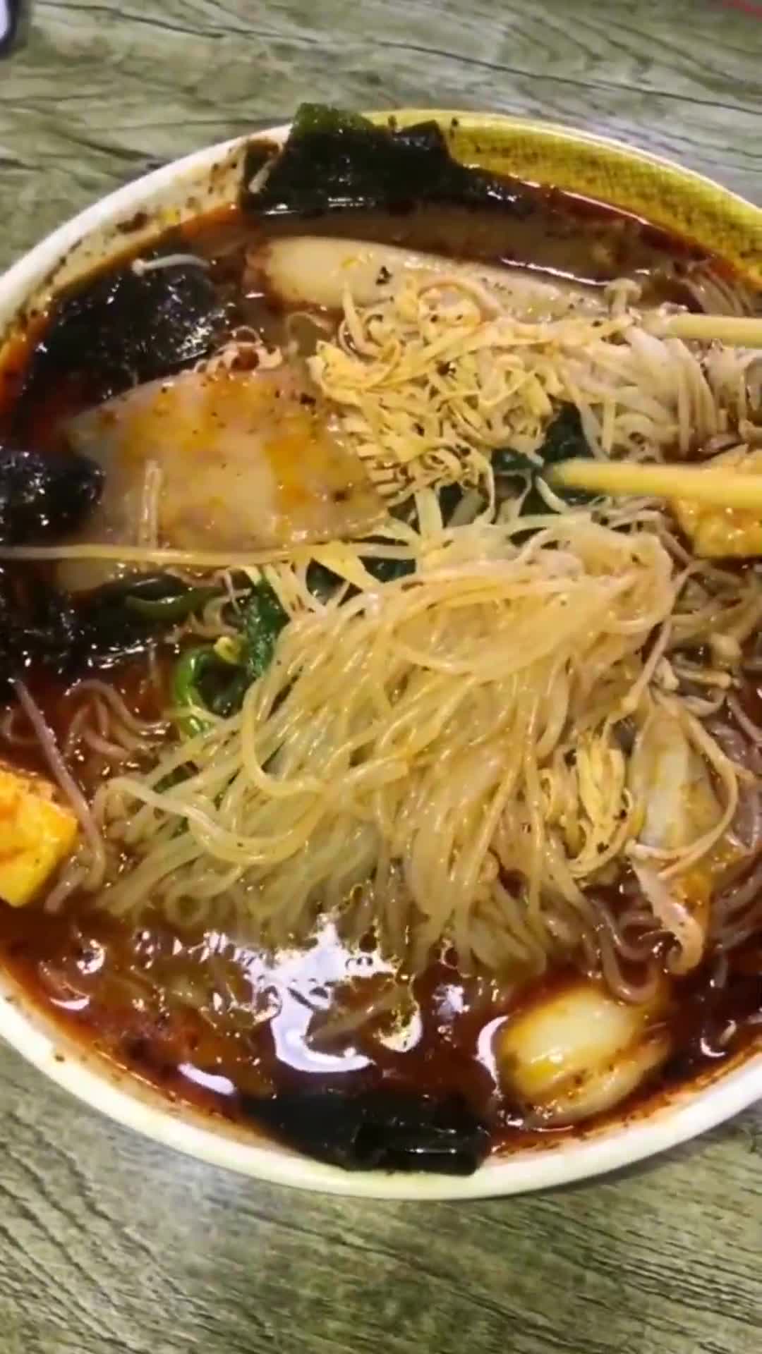 东北川天椒麻辣烫,味道够浓够辣