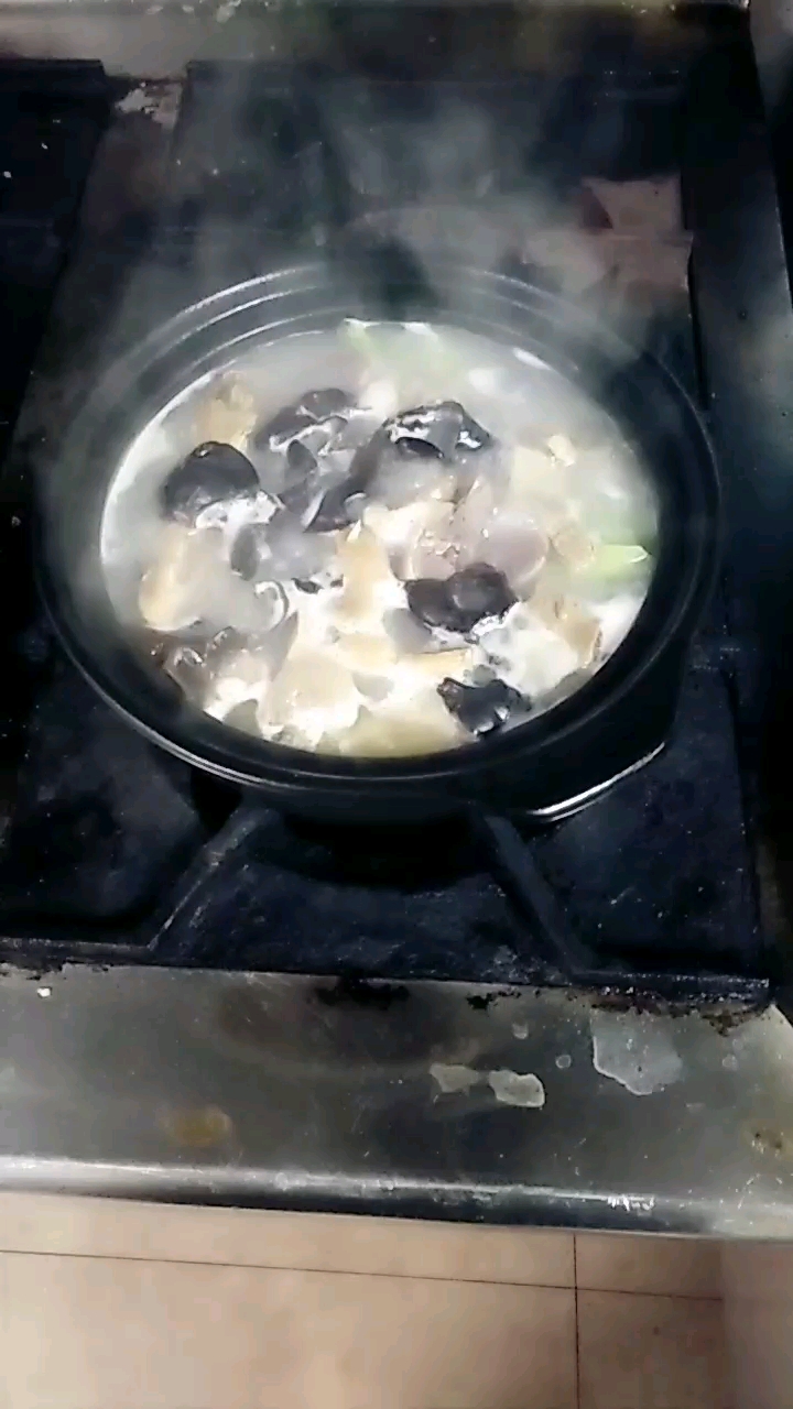 咸鹅炖莴苣