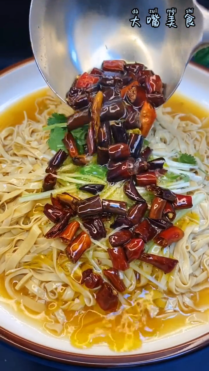 老汤干豆腐的家常做法。