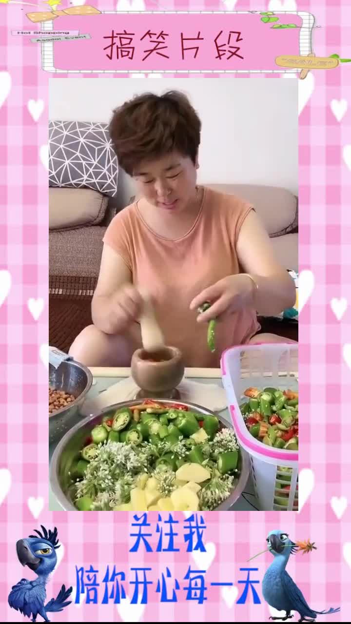 小时候妈妈喊着吃饭不愿意吃长大了想天天吃妈妈做的饭纯手工韭花辣椒花生酱艾米今天下午一点间不