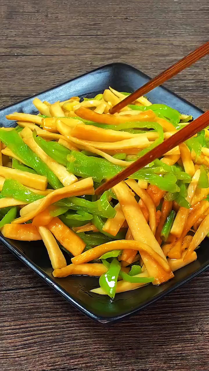 青椒炒杏苞菇,美味极了