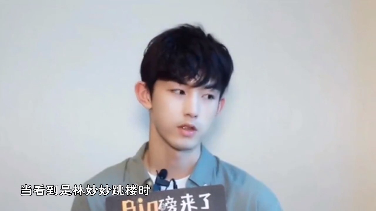 #少年派回忆剧情。。#少年派：林妙妙跳楼时，谁注意到裴音的举动了真为钱三一担心！