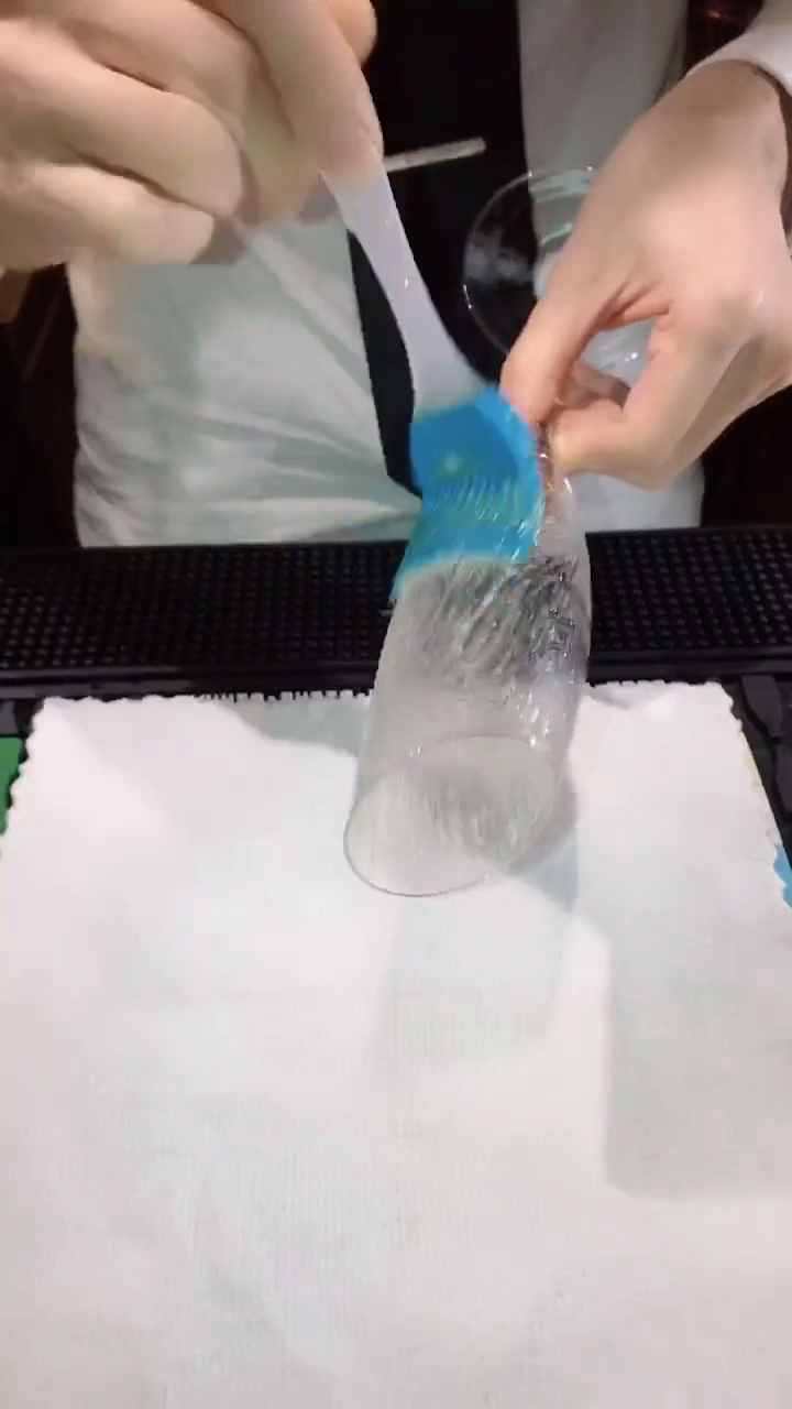鸡尾酒 红唇