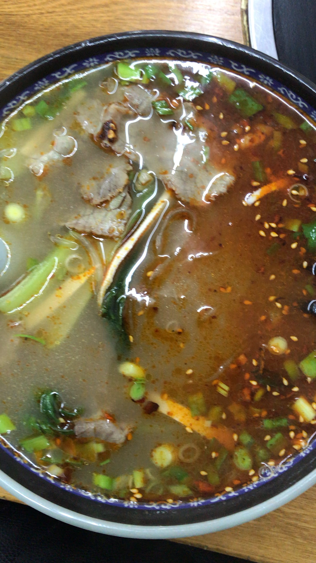 一大碗淮南粉丝牛肉汤15元,竟然都没吃饱,因为都是汤